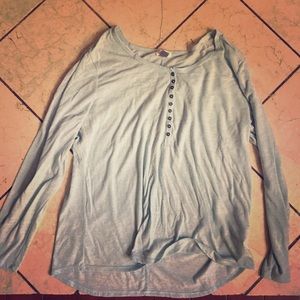 Light long sleeved top